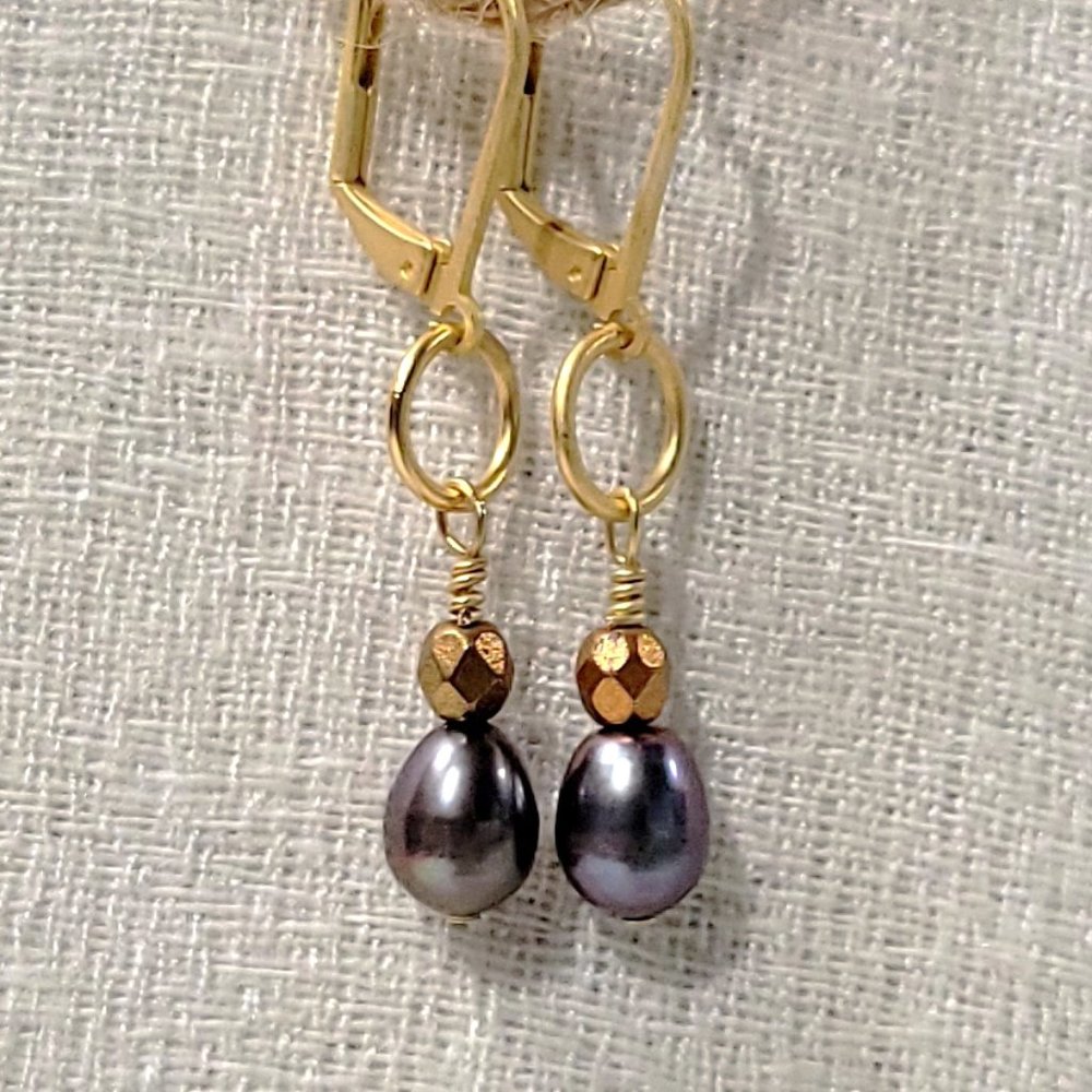 Freshwater Pearl Earrings